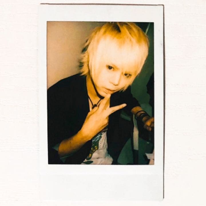 V系☆R指定【マモ】チェキ☆62枚 - メルカリ