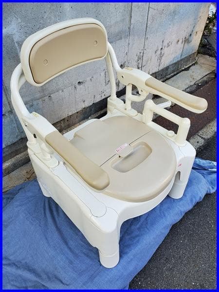 ♪未使用 アロン化成 ポータブルトイレ 安寿 FX-CPはねあげちびくまくん♪