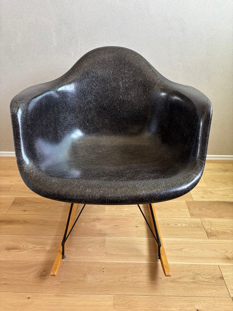 ハーマンミラーイームズアームシェルチェア　ロッカーベース