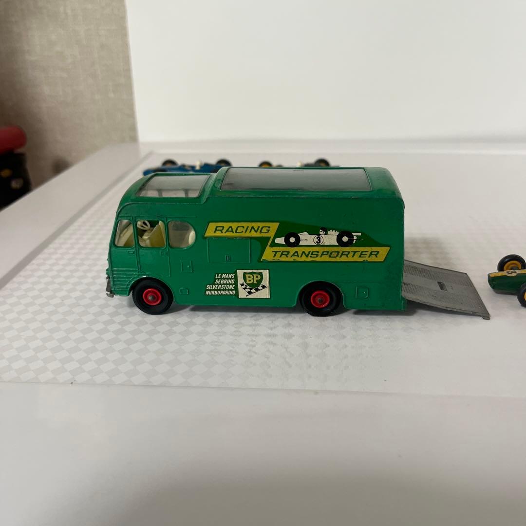 マッチボックス　レーシングカートランスポーター+ロータスレーシングカー