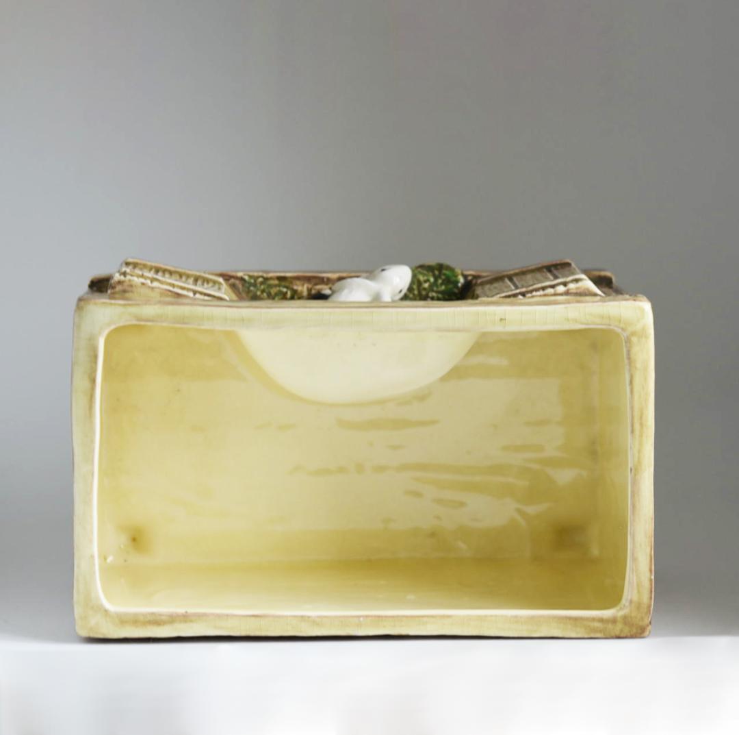 イギリスヴィンテージ　\"Falcon\"　ラビット陶器のオブジェ[sa699]