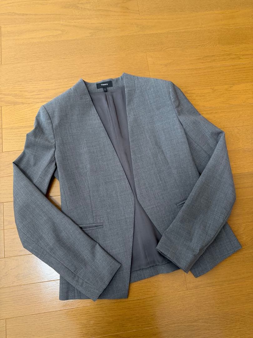 美品 セオリー Tailor Lanai パンツスーツセットアップ ノーカラーS