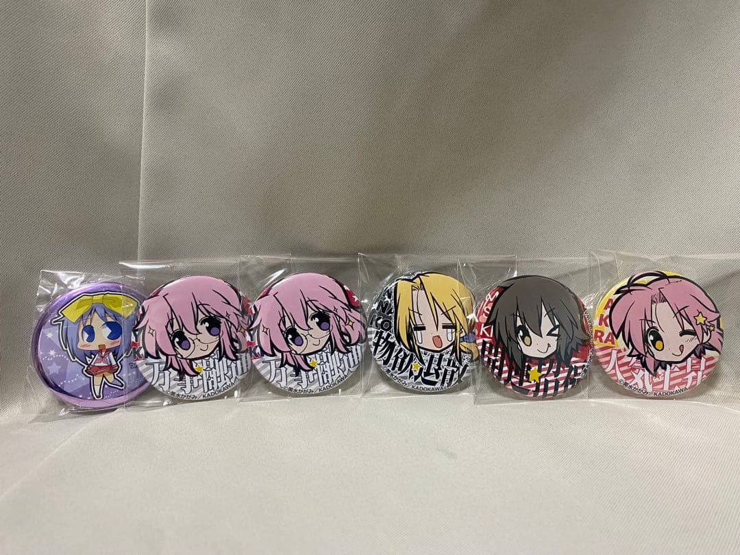 らき☆すた 鷲宮神社 描き下ろし お守り風缶バッジ　四文字熟語　ぷにっとガチャ らき☆すた 鷲宮神社 描き下ろし お守り風缶バッジ 四文字熟語