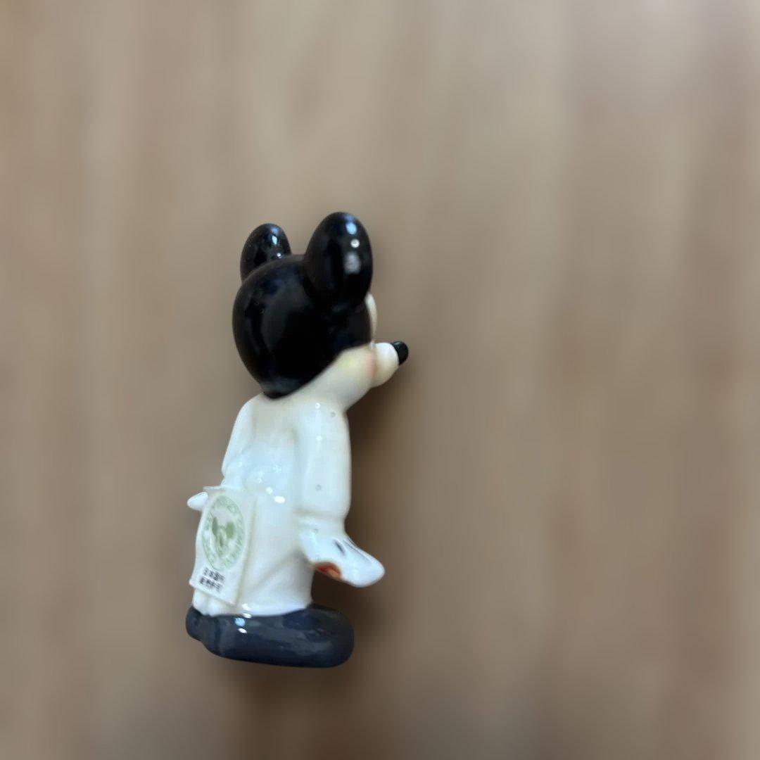 ミッキー ミニー 陶器フィギュア 4体セット - メルカリ