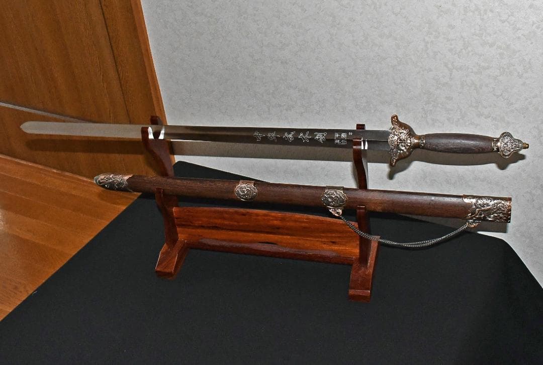 模造刀　剣　諸刃　コスプレ Amazon.co.jp: コスプレ道具 朽木白哉 千本桜 斬魄刀 ブリーチ 刀 剣