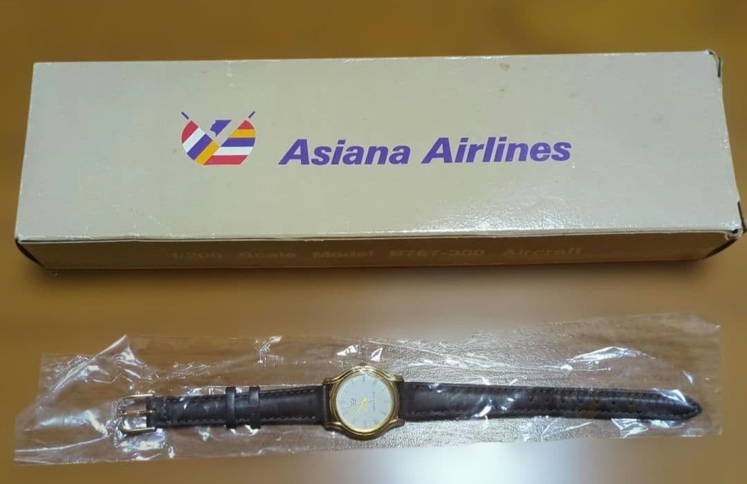 アシアナ航空 B767-300 Aircraft 1/200と腕時計 $_57.JPG?set_id=880000500F