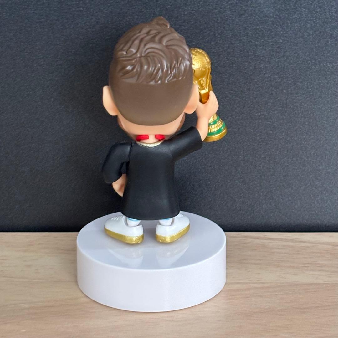 スーパーレア】リオネル・メッシ ZURU FIFA BALLERS 10番 - メルカリ