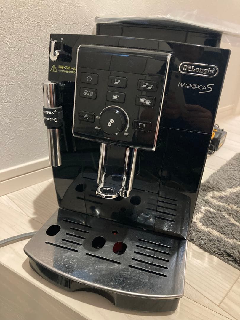 1*6様 デロンギ 全自動エスプレッソマシン　マグニフィカS ECAM23120