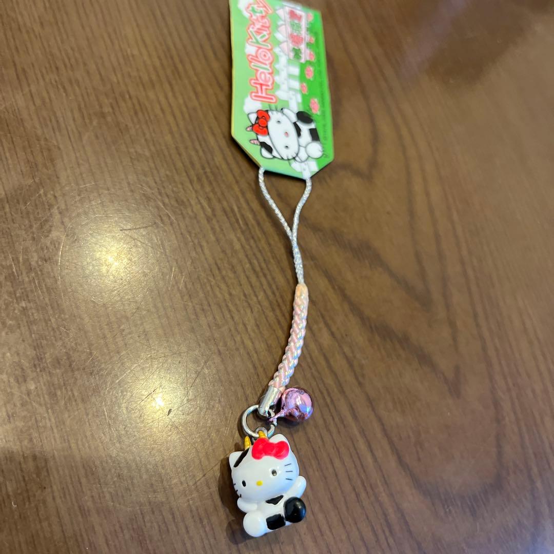 【激レア】ご当地牧場ハローキティストラップ　新品未使用 希少 激レア 新品 ご当地 ハローキティ 北海道 ラベンダー 麦わら