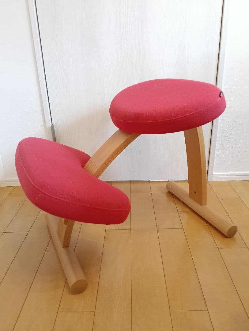 バランスイージー バランスチェア 赤 balans ラクに姿勢がよくなる椅子｜バランス イージー バランスラボ