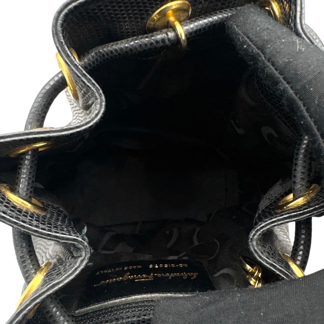 美品 サルバトーレフェラガモ ヴァラ金具 リュック サフィアーノレザー