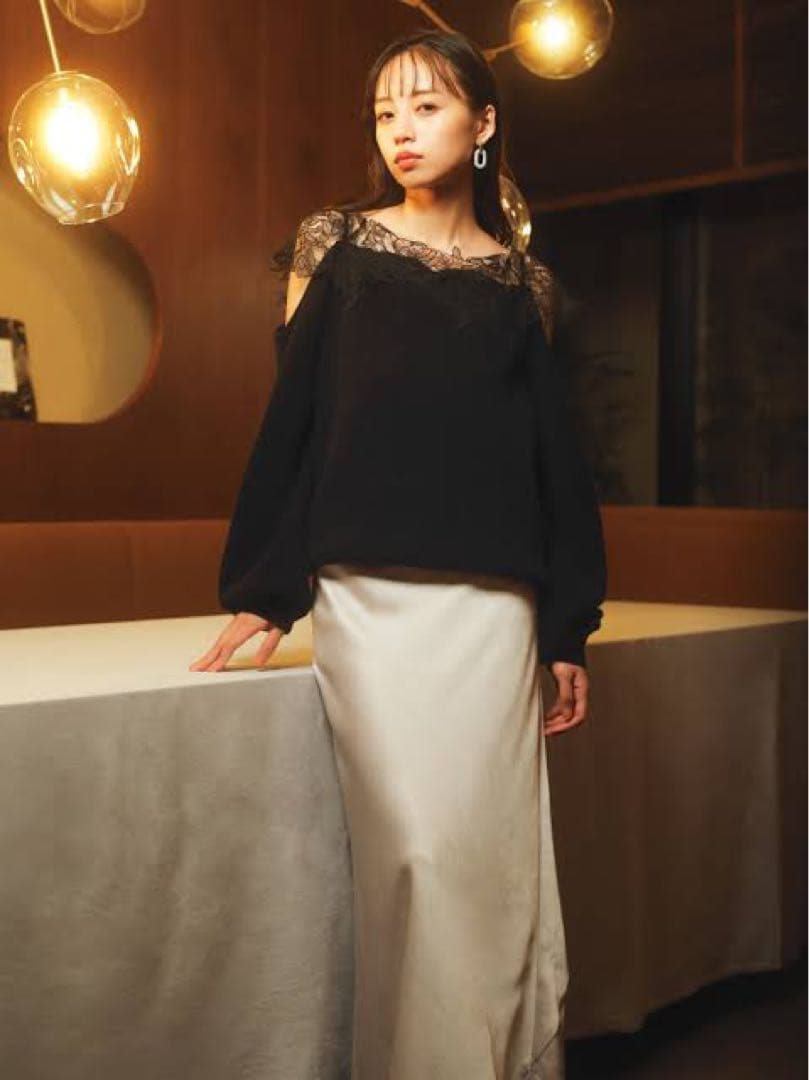 レースオフショルダーカッティングニット フレイアイディー - メルカリ