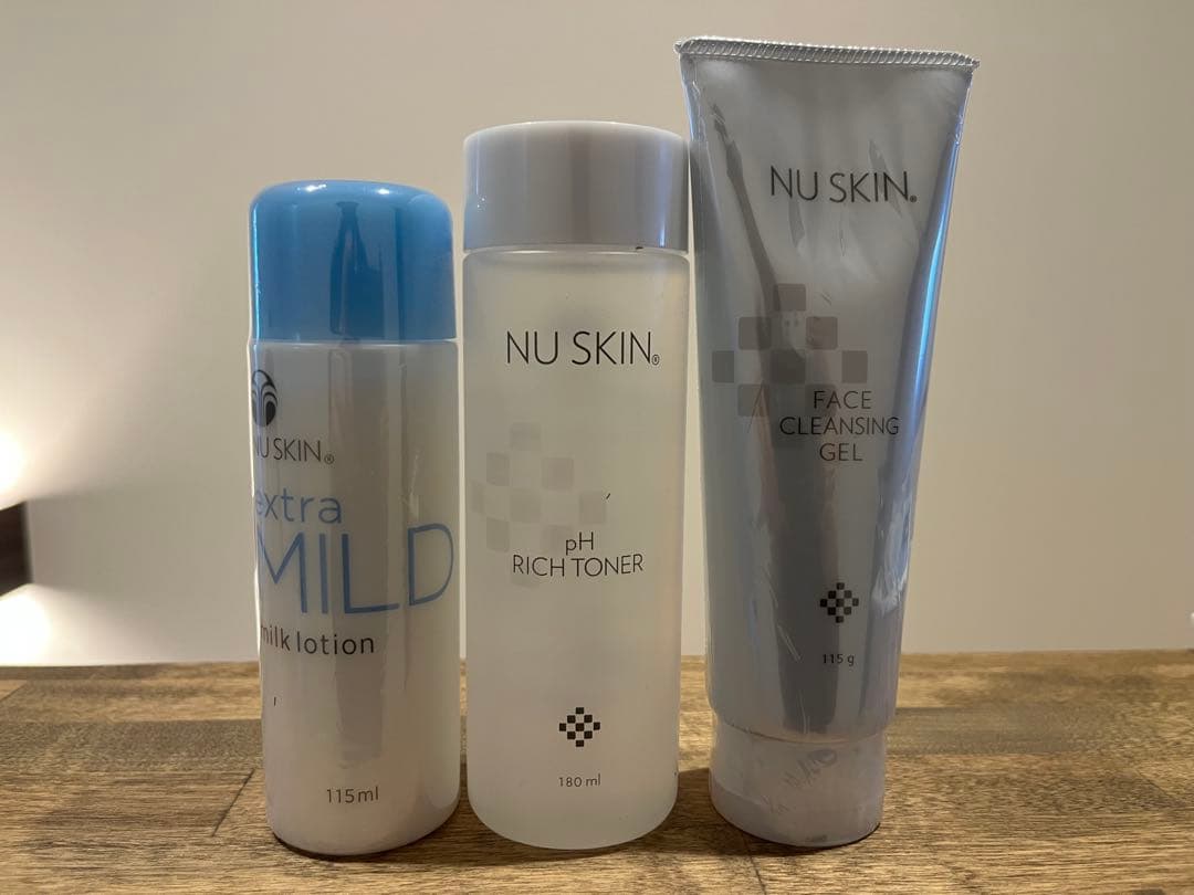 ニュースキン　クレンジング、化粧水、乳液