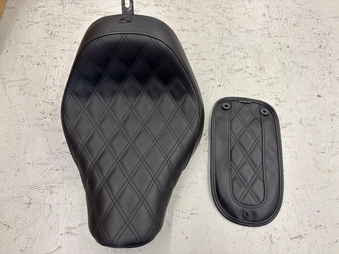 サドルマンシート フェンダービブ付 ブレイクアウト FXBR ハーレー