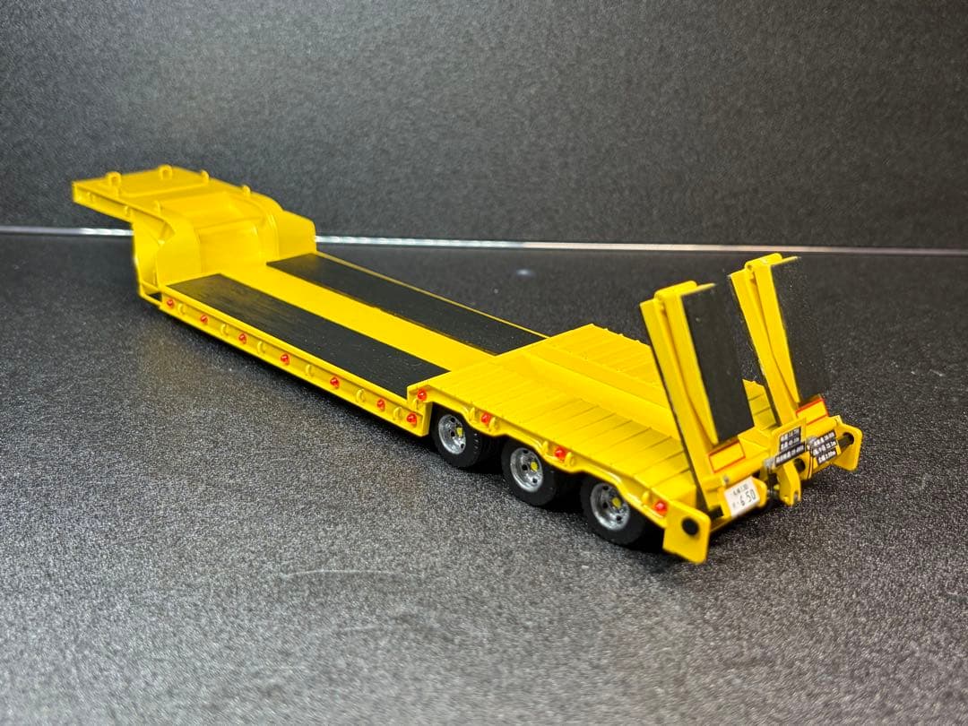 ブルーリボン様専用 1/50 3軸低床トレーラー自動あゆみ付 重機 建