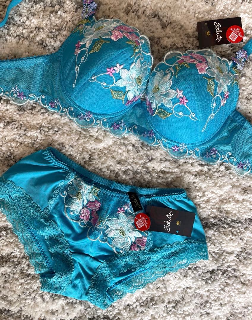 ワコール/サルート F65 新品タグ付 P-upブラ ショーツセット - メルカリ