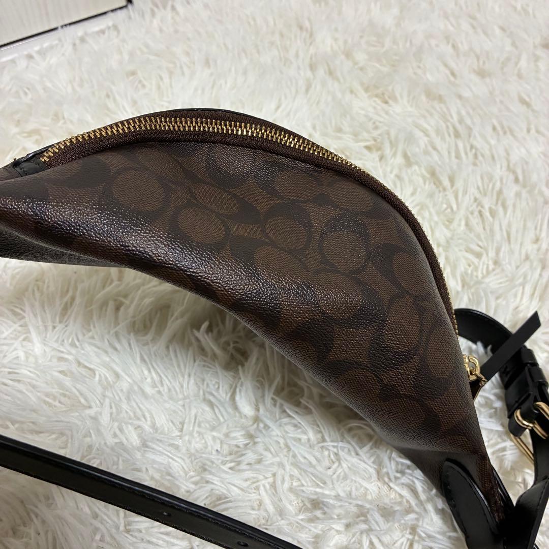 美品 コーチ ボディバッグ ウエストポーチ シグネチャー PVC レザー