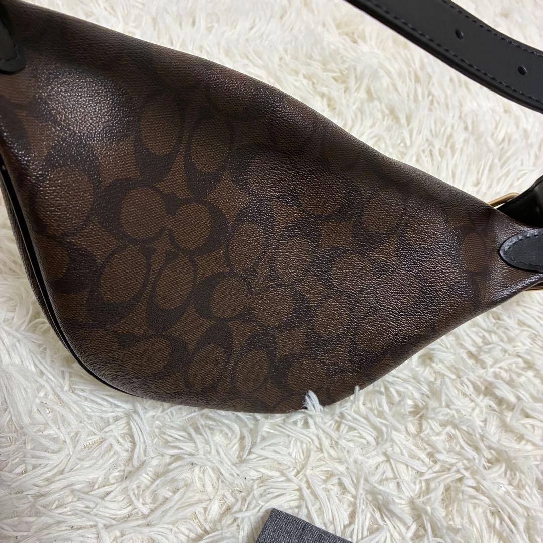 美品 コーチ ボディバッグ ウエストポーチ シグネチャー PVC レザー