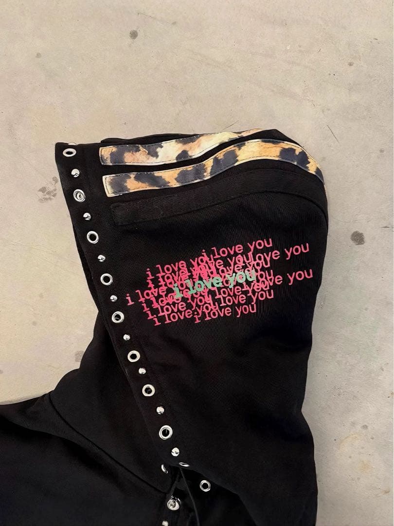 Opiumスタイル ヒョウ柄切り替え プリント×スタッズ ジップアップ