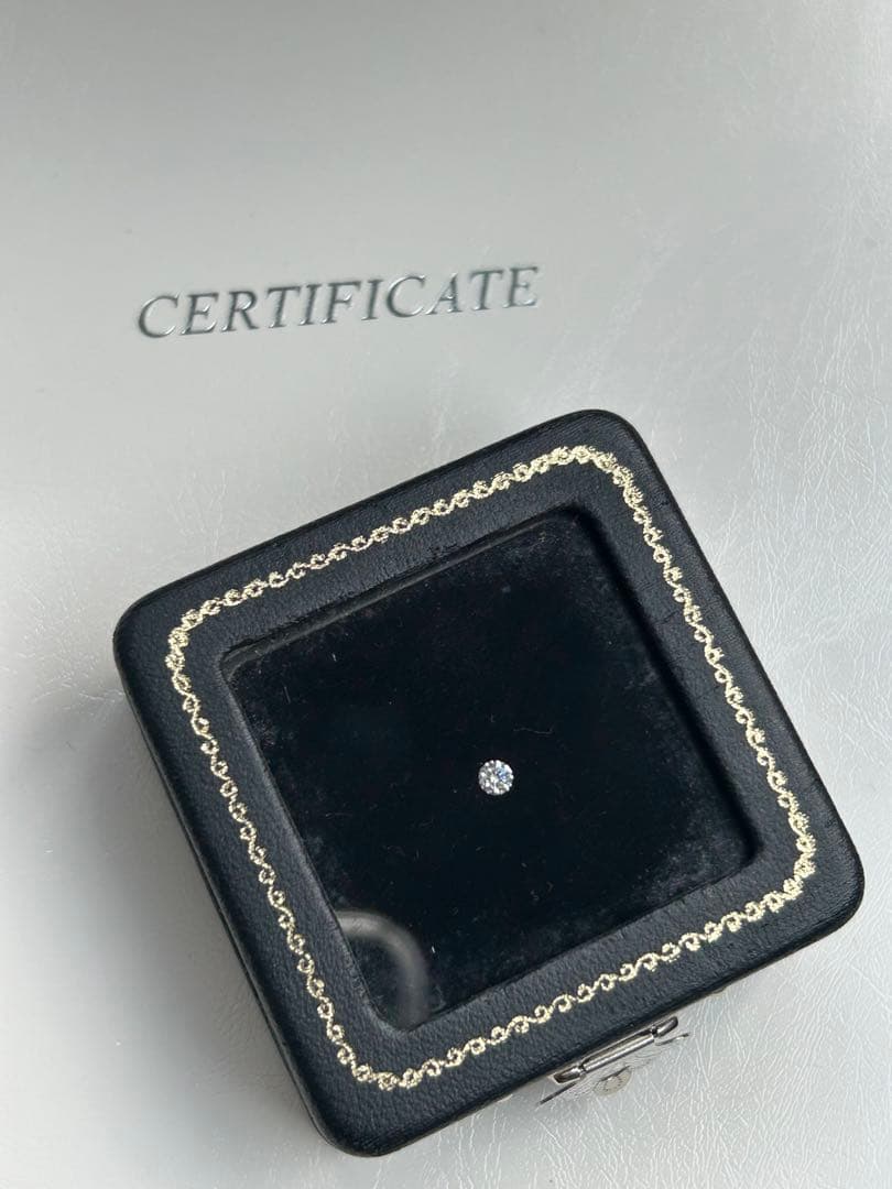 一粒ダイヤ　0.13ct