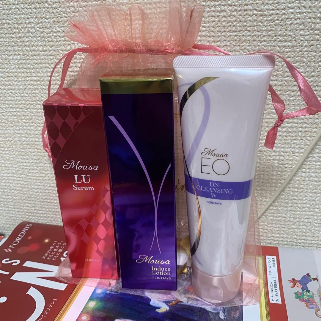 フォーデイズ化粧系列3点