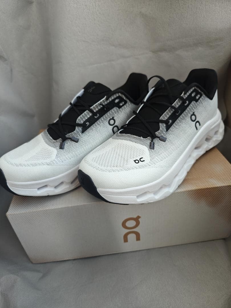 限定値下げ On Cloudtilt スニーカー 26cm
