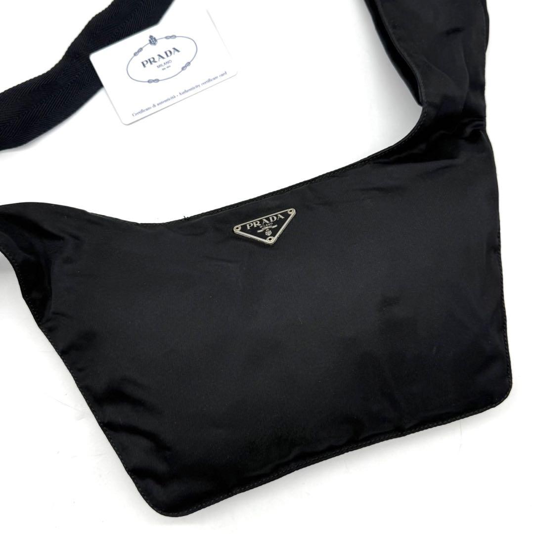 ✨極希少✨プラダ ボディバッグ 三角ロゴプレート ナイロン ブラック