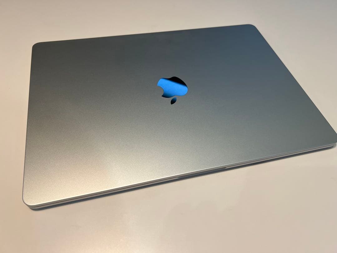 MacBook Air 15インチM2チップ 16GB 512GB