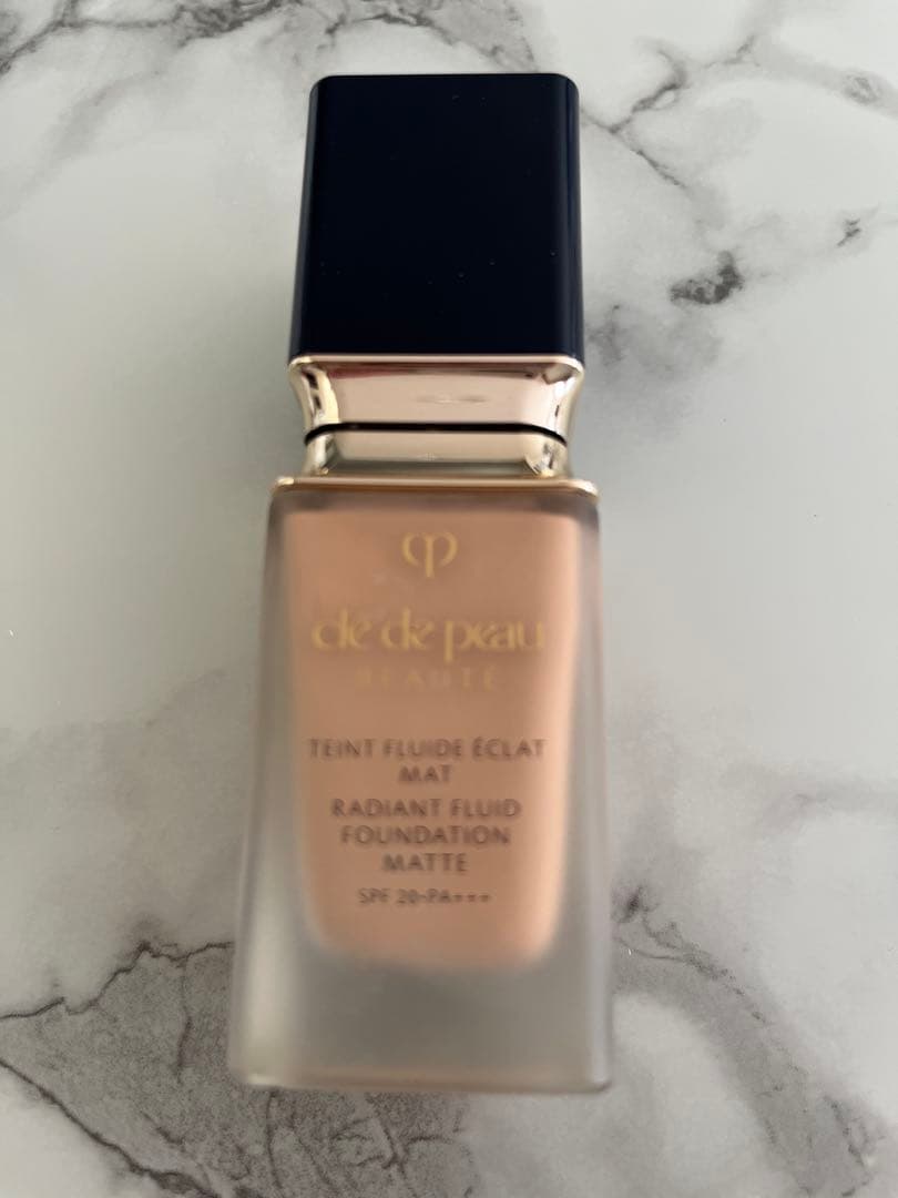 クレドポーボーテ　タンフリュイドエクラ　マット リキッドファンデーション