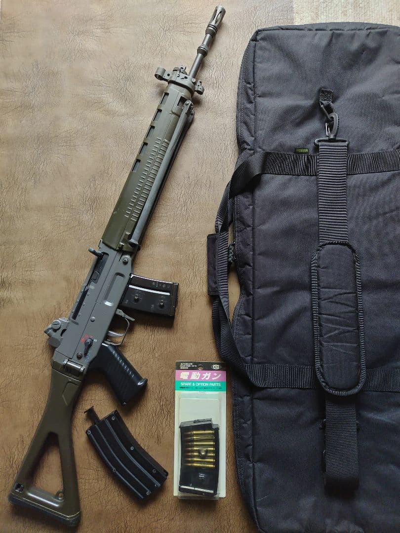 【絶版品】東京マルイ SG550-1 SIG550 ローダー　ガンバッグ付き