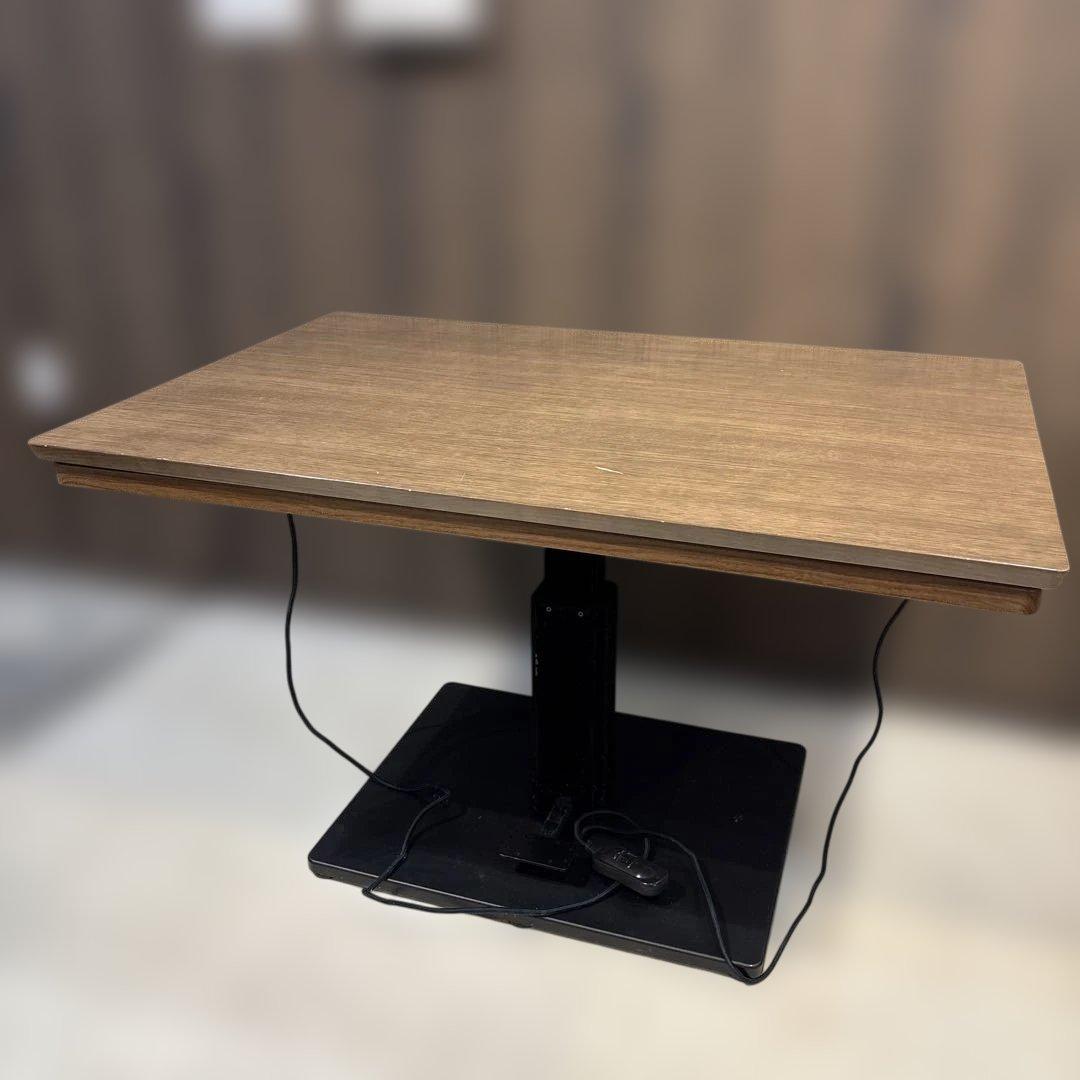 ダイニングテーブル コタツ機能付き ニトリ 高さ調整可能 /昇降コタツ ニトリ、床でもソファーに座っても使える高さ調整可能な「2WAYこたつ