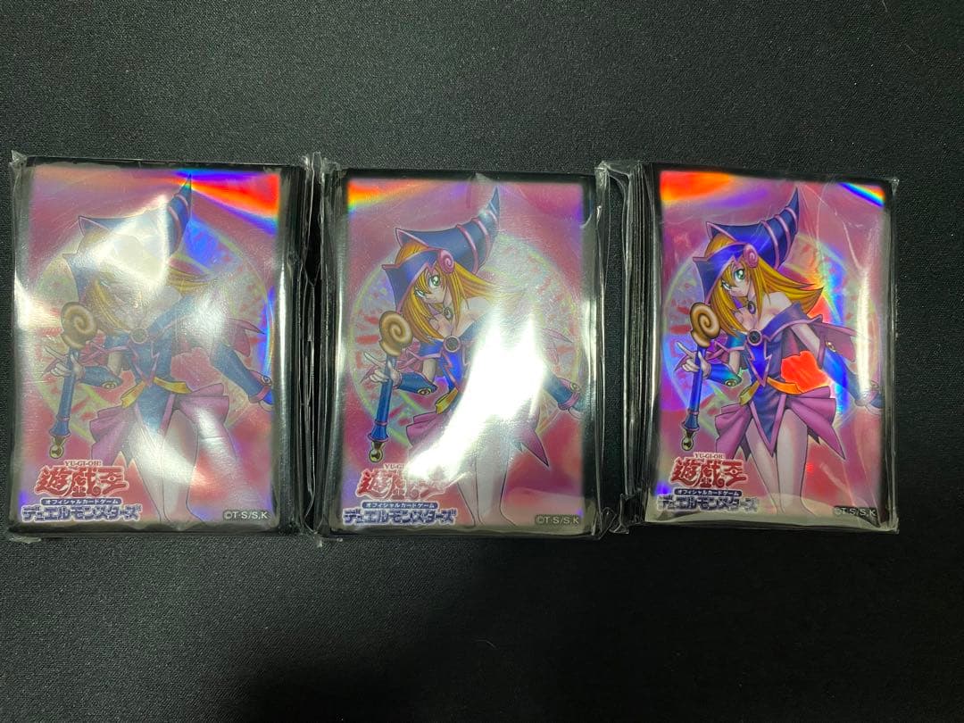 ブラックマジシャンガール　スリーブ　決闘王の記憶　3個　セット