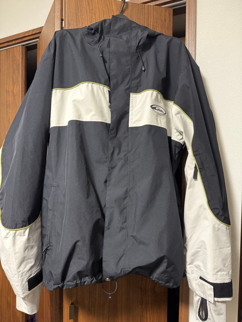 【QUIKSILVER:クイックシルバー】 スノーウェア(上)