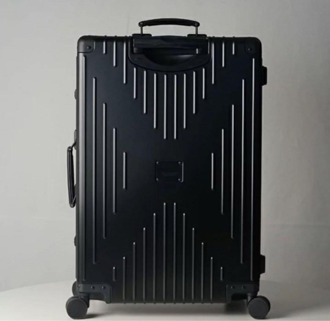 イノベーター 36L アルミスーツケース ステルス(黒） inv1811 - メルカリ