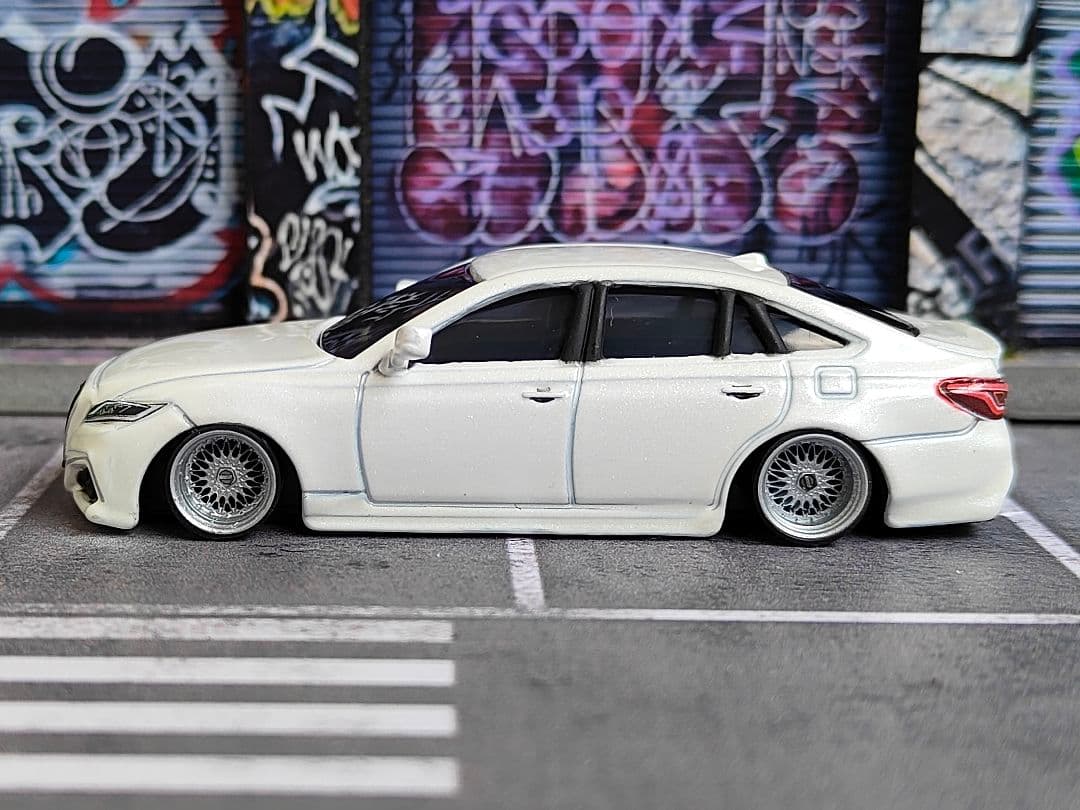 トミカ改造 トヨタ クラウン サイドミラー付き ☆深リム ☆ホット