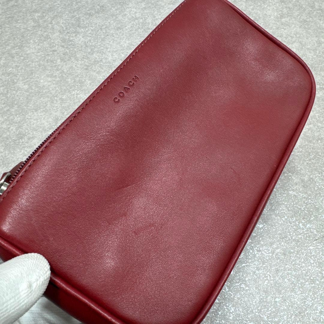 COACH オールドコーチ レザー レッド ポーチ 小物入れ 刻印ロゴ - メルカリ