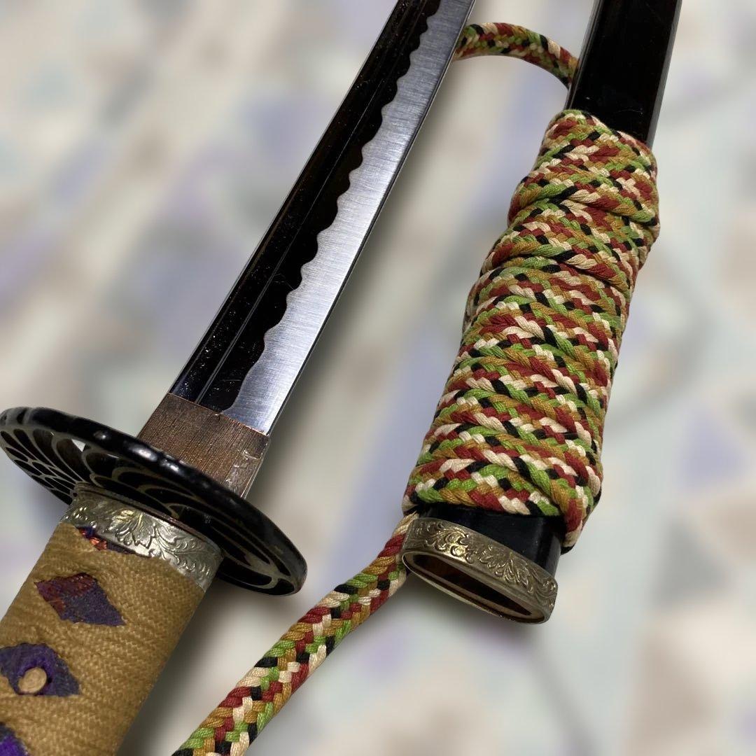 模造刀 太刀 金茶柄 鶴羽透し丸鍔 太刀造り龍図黒呂鞘 - メルカリ