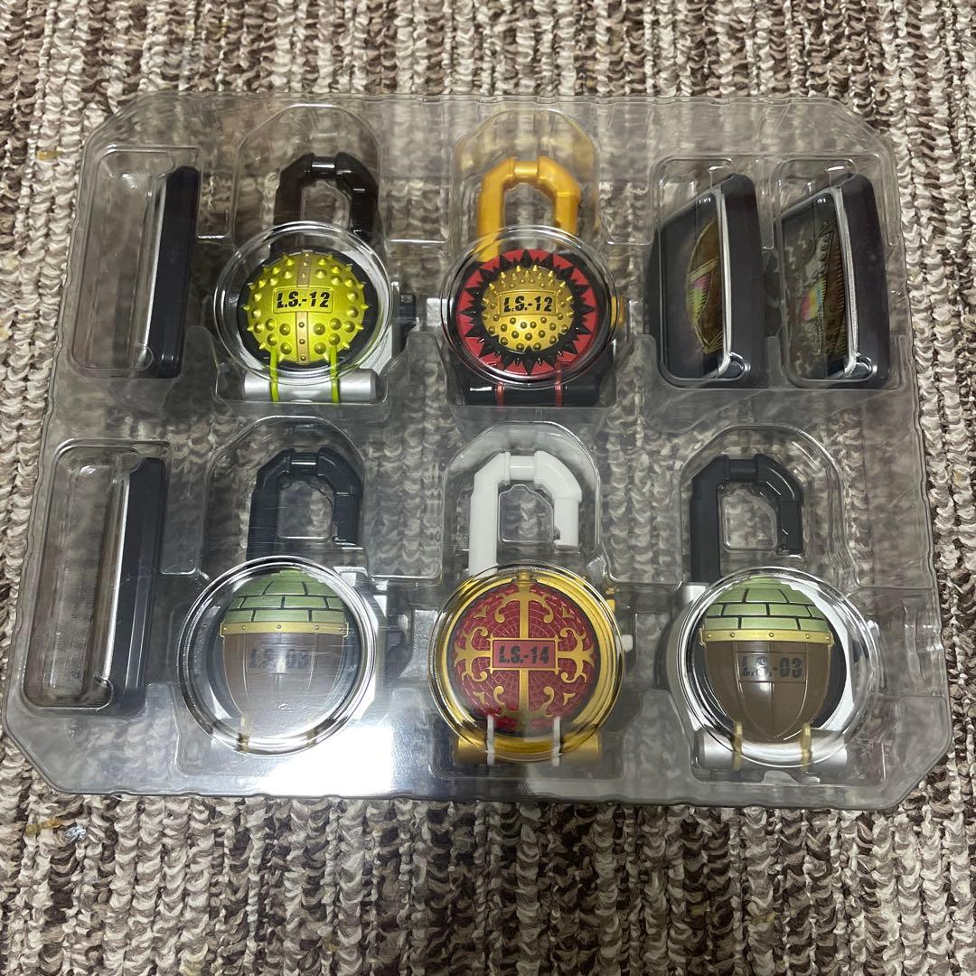 CSM ロックシード シャルモンセット - メルカリ