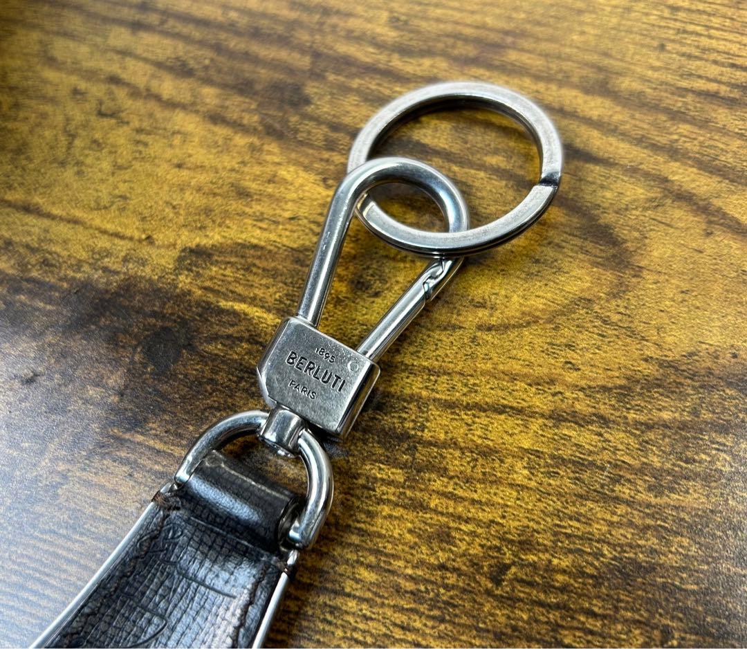 ほぼ新品 7.5万円 BERLUTI クラッキング シューホーン キーホルダー