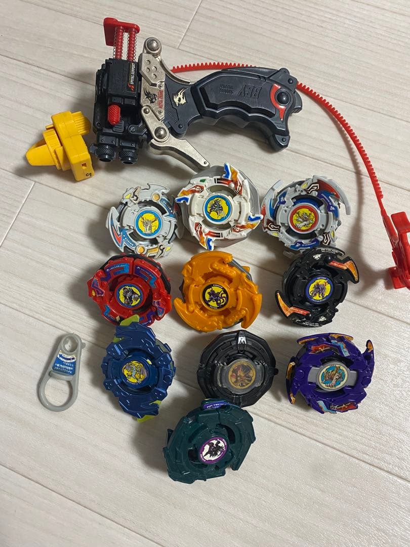 ベイブレード 初代　まとめ売り 初代ベイブレードまとめ売り 爆転シュートベイブレード - メルカリ