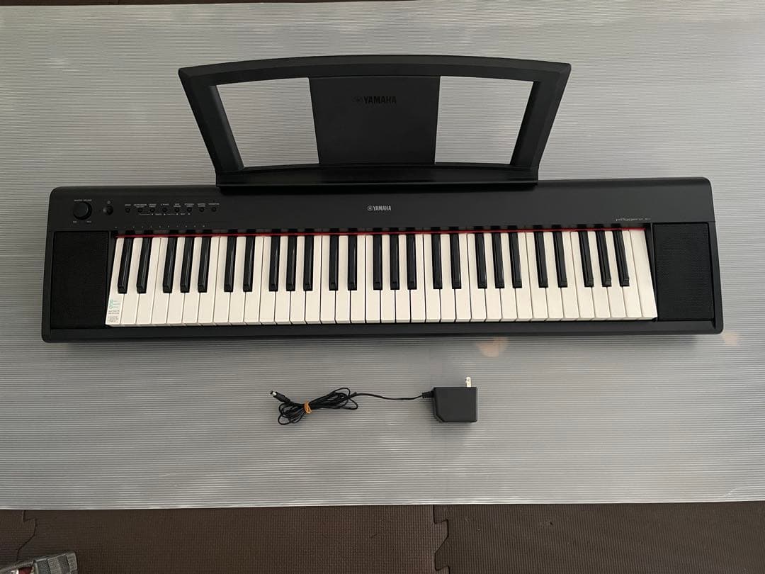 YAMAHA 電子キーボード NP-11 piaggero Amazon.com: Yamaha Piaggero NP11 61-Key Lightweight Compact