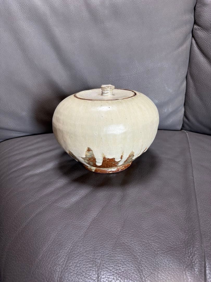 蓋付き入れ物　置物