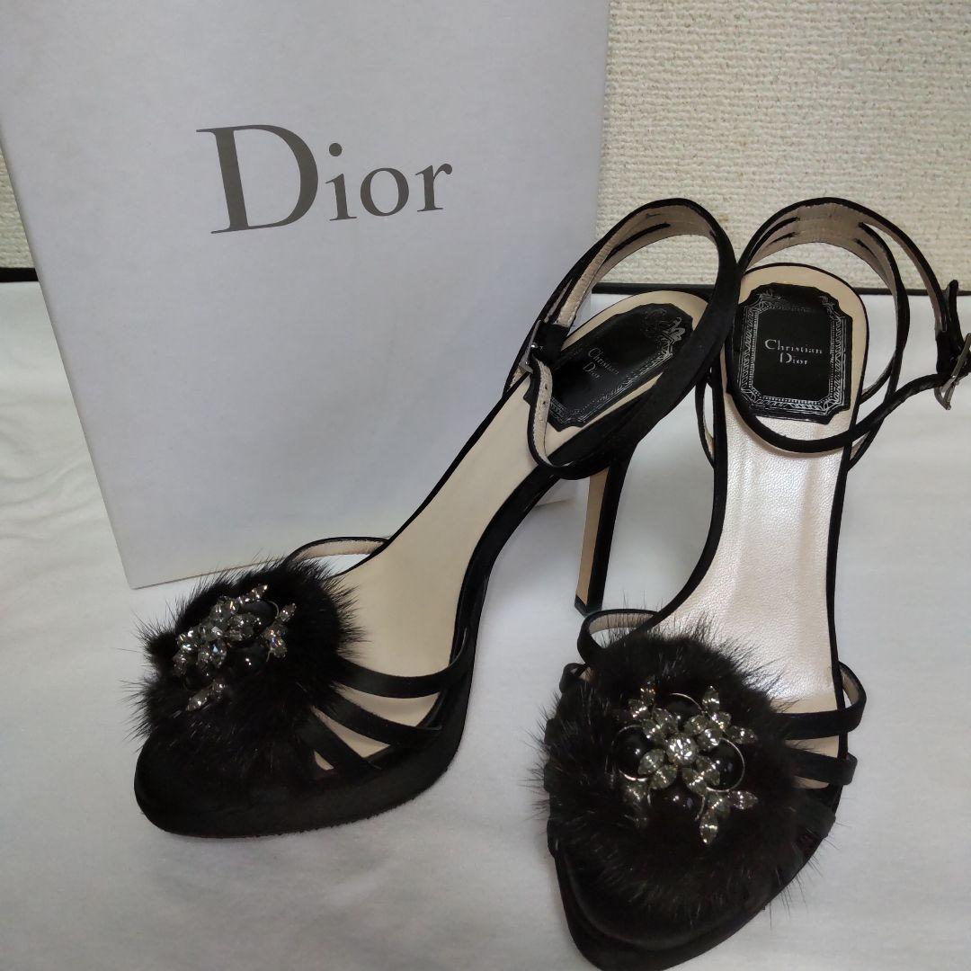 Christian Dior ハイヒール 黒 サテン ミンクファー飾り 35 DIOR】2025年春夏 コレクションのキャンペーンが公開 | クリスチャン