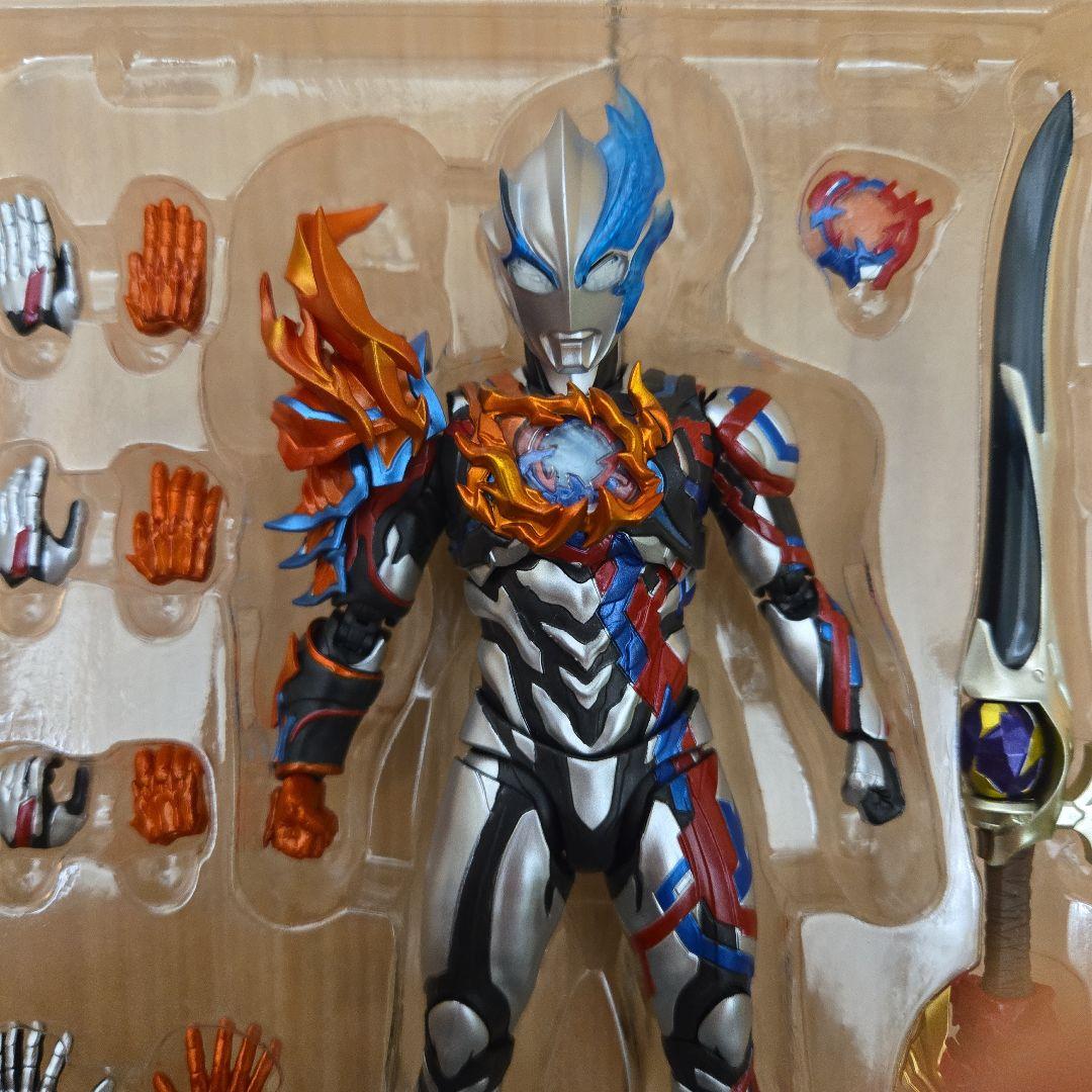 S.H.Figuarts ウルトラマンブレーザー ファードランアーマー