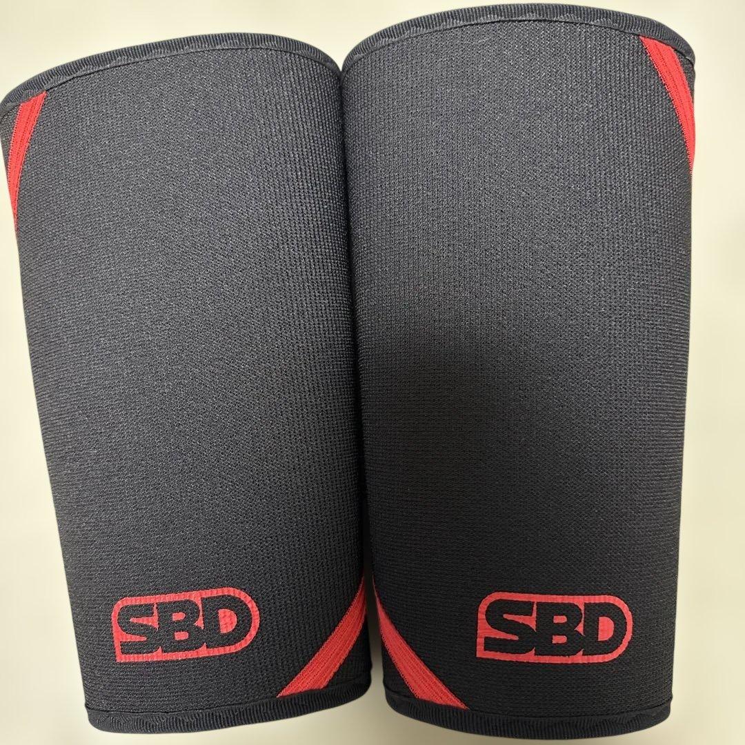SBD Lサイズ ブラック/レッド　 ウェイトリフティングニースリーブ 楽天市場】SBD ニースリーブ パワーリフティング リフター 筋トレ