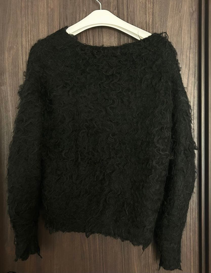THE TOE】Pigalle shaggy Vneck knit - メルカリ