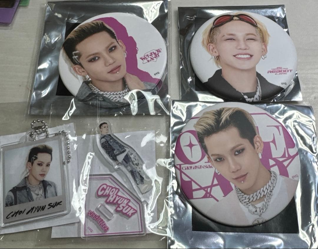 TREASURE ヒョンソク 缶バッジ アクリルキーホルダーアクスタ まとめ