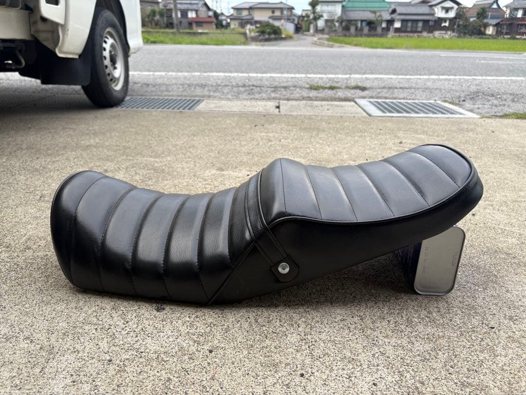 XJR400 4HM タックロールシート 黒 Amazon.co.jp: XJR400 4HM 張り替え用 タックロールシート表皮 黒