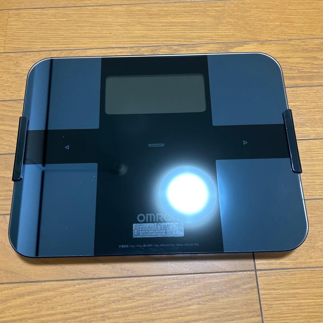 【松永】OMRON 体組成計 KRD-608T2 ブラック KRD-608T2-BK 体重体組成計 カラダスキャン 1台 オムロンヘルスケア