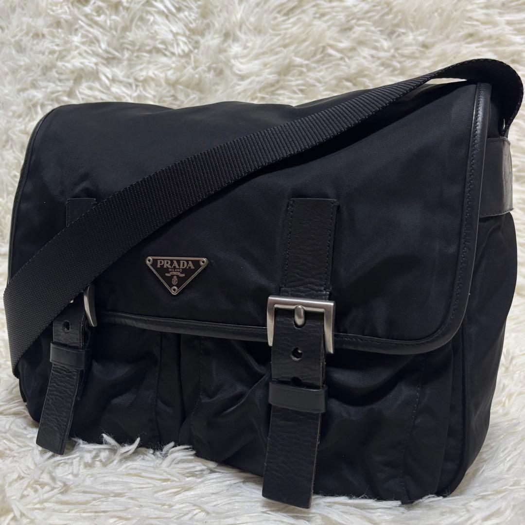 ✨️美品 PRADA メッセンジャーバッグ 三角プレート 斜めがけ 大容量 黒
